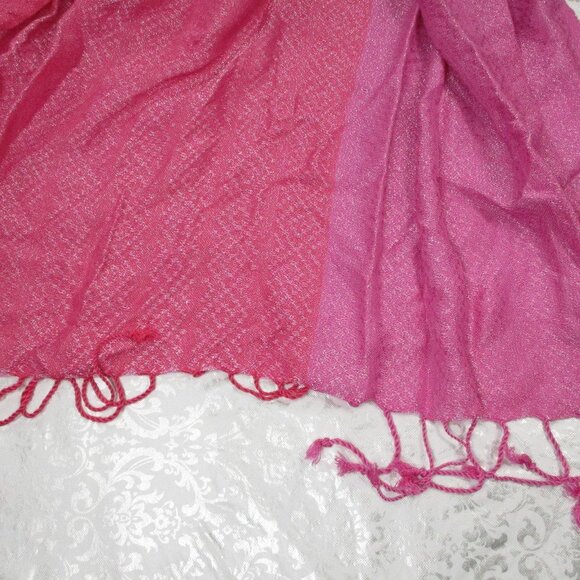 OBLONG Scarf - Picture 7 of 8